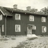SLM M023604 - Rättarbyggnad vid Gorsingeholm, Strängnäs, 1900-talets mitt