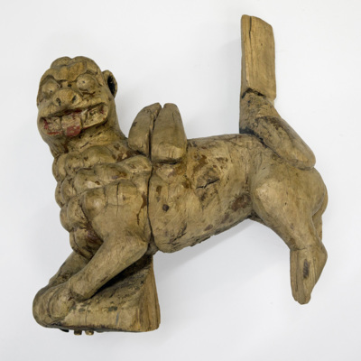 SLM 19058 - Lejon från kyrklig skulptur, sannolikt medeltida