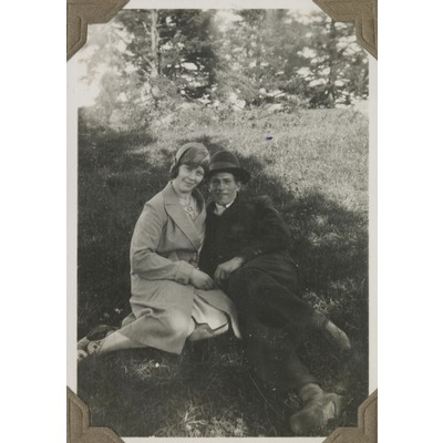 SLM P10-519 - Inez och Nils 1930