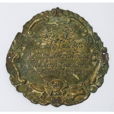 SLM 51221 - Förgylld och hamrad gravplåt av mässing, Daniel Jonas Nording (1742-1787)