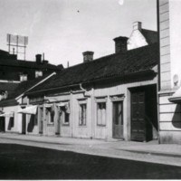 SLM M033670 - Östra Storgatan 3-9 i Nyköping, med Ohlssons bageri, 1900-talets första fjärdedel