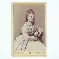 SLM M000480 - Fahnehjelm Karolina Vilhelmina (1853-1875), Torpa
