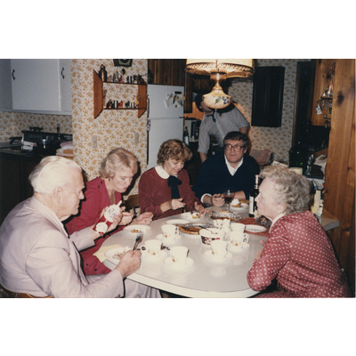 SLM P2022-1496 - Familjen Wahlström firar thanksgiving, år 1984