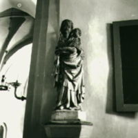 SLM R134-83-8 - Skulptur i Runtuna kyrka