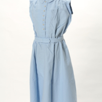 SLM 36667 - Klänning av ljusblått bomullstyg, 1900-talets mitt