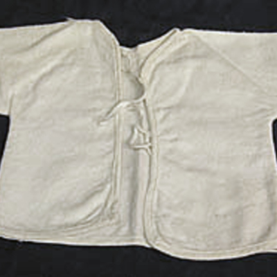 SLM 31806 - Babyskjorta av vit bomullsflanell