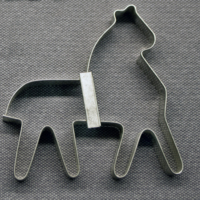 SLM 29755 1 - Pepparkaksmått av järnbleck i form av en häst, från Oxelösund