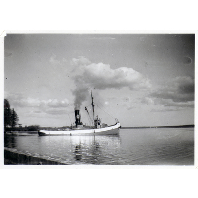 SLM P2019-0394 - Ångfartyg i Nyköping år 1950