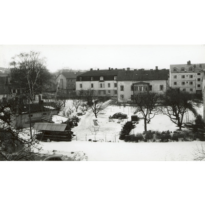 SLM SEM_AL-A6001-36B - Utsikt över Kungsträdgården 11 i Strängnäs