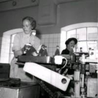 SLM POR50-1022-6 - Bryggerikonferens, studiebesök på Nyköpings Bryggeri AB år 1950