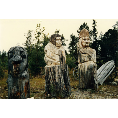 SLM HE-H-26 - Träskulpturer, Tårrajaur, 1985