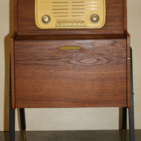 SLM 34918 - Radiogrammofon från 1958, kommer från Oxelösund