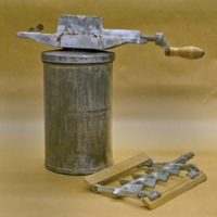 SLM 22187 - Vevdriven glassmaskin av metall från 1930-talet