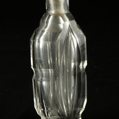 SLM 5201 - Liten slipad parfymflaska med tillhörande propp