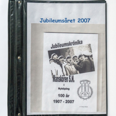 SLM 37593 1-2 - Fotoalbum, Manskören SN i Nyköping, 100-årsjubileum 2007