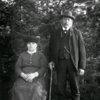 SLM M032765 - Rättare Karl Fredrik Karlsson och hans hustru Anna Sofia, Vevelsta (Wäfvelsta) i Husby-Oppunda socken omkring 1915