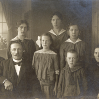 SLM P11-3698 - Familjen Lundqvist ca 1914