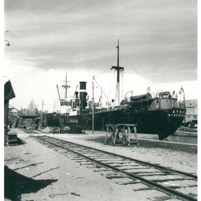 SLM POR50-876 - S/S Atair i Nyköpings hamn år 1950
