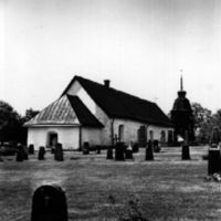 SLM R142-83-3 - Gravstenar på kyrkogården, Västermo kyrka