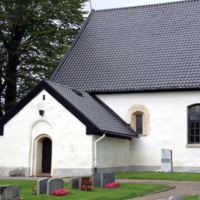 SLM D08-187 - Helgesta kyrka. Exteriör, medeltida vapenhus, långhus och fönsteröppning.
