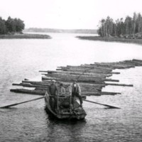 SLM M033062 - Timmerflottning, spelöka vid Mälspånga bro i Husby-Oppunda socken omkring 1925