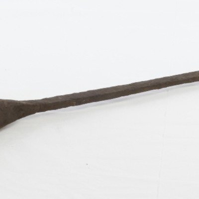 SLM 13175 - Isbill med lång stång och kort trähandtag