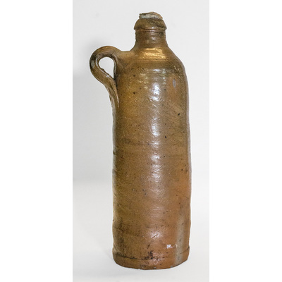 SLM 9691 - Flaskformat krus av stengods från Selters i Nassau, Tyskland, 1800-tal