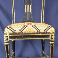 SLM 15314 - Gustaviansk stol med kopplat spjälknippe, senare ommålad
