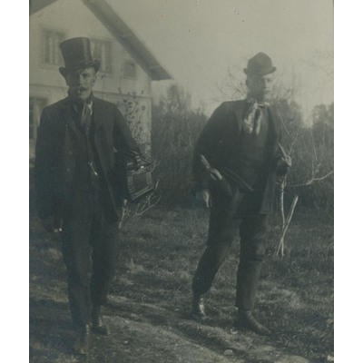 SLM P09-1563 - Porträtt av två män med instrument