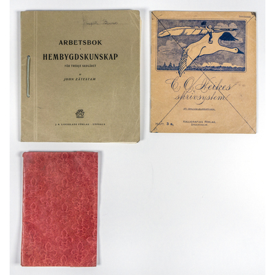 SLM 39997 1-3 - Skolböcker från Ökna i Floda socken, 1940-tal
