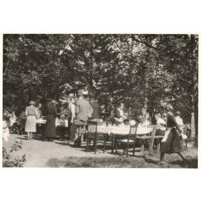 SLM P2020-0440 - Picknick på Solbacka Läroverk, 1932