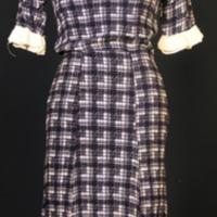 SLM 37074 - Karin Wohlins klänning från 1930-talet.