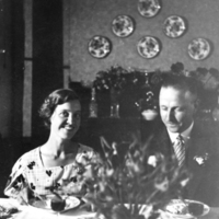 SLM P05-731 - Ingrid Ljungwald och Filip Zettervall i Bettylund, ca 1935