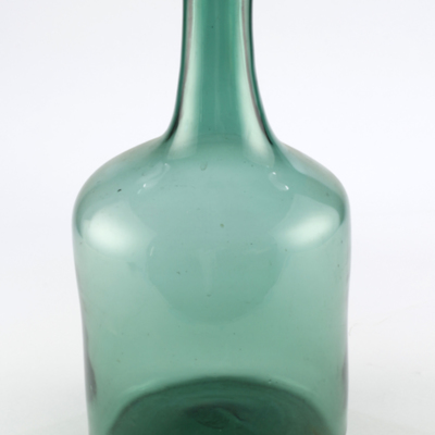 SLM 2964 - Flaska av glas från Stora Djulö