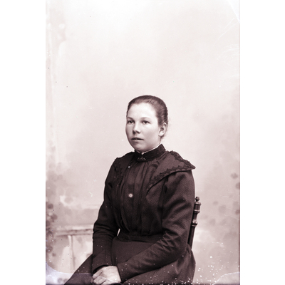 SLM X2013-146 - Porträtt, Olga Fredriksson, Wannala, Vingåker, 1901