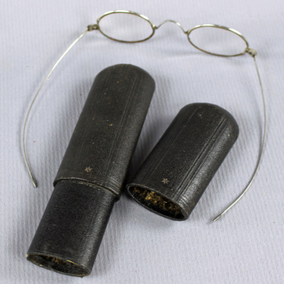 SLM 10784 3-4 - Glasögon med fodral