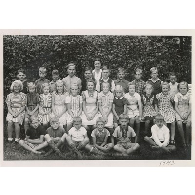 SLM P2017-0632 - Klassfoto Bälinge kyrkskola 1943