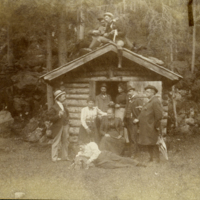 SLM P12-508 - Emil och Gösta (Bernhard Österman) på taket, Ratzes 1899