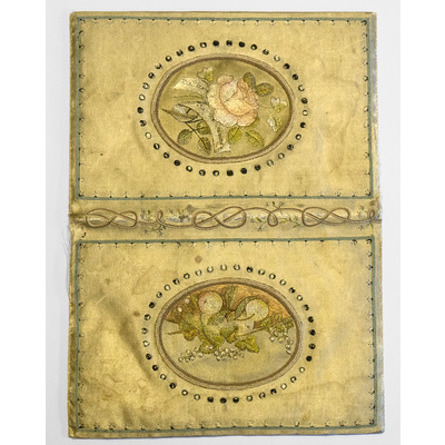 SLM 37895 1-2 - Plånbok, så kallad sedelbok, av broderat siden som har tillhört friherrinnan Jacquette Tersmeden