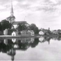 SLM M028167 - Mariefreds kyrka från sjön, troligen 1940-tal