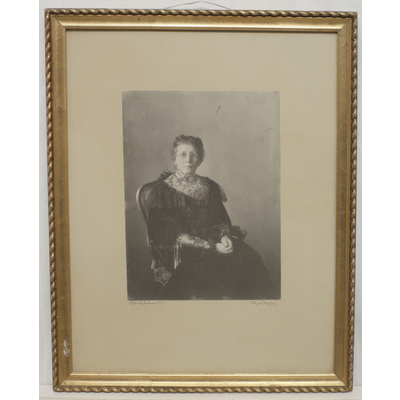 SLM 10498 - Inramat foto, grevinnan Natalie Rosensvärd född Löfwenhielm (1842-1933) på 80-årsdagen