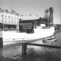 SLM POR50-990 - Konstbåten Alma i Nyköpings hamn, foto 1950
