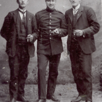 SLM P11-3522 - Porträtt på tre män