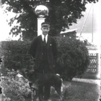 SLM X1956-78 - Man i uniform med hund