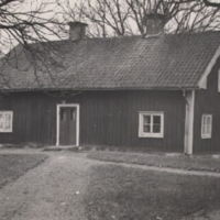 SLM M011924 - Svanslund, manbyggnad uppförd omkring 1700
