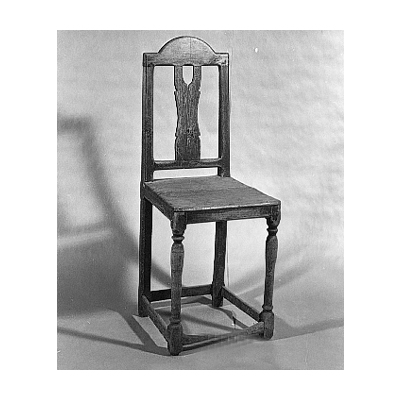 SLM 2594, 2595 - Två stolar med svarvade framben, från Björnlunda socken