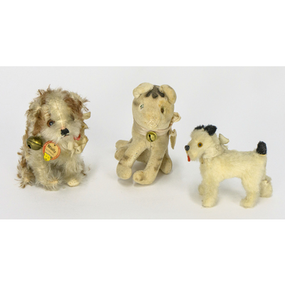 SLM 59185 1-3 - Leksaker, katter och hund, varav en katt 