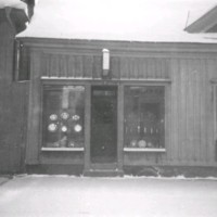 SLM D1-107 - Juvelerare Forsmans affär vid stora torget i Nyköping, dåvarande ägare Ragnar Thunström, 1940-tal