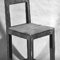 SLM 3388 - Stol med rektangulär ryggbricka, från Lids socken