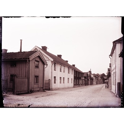 SLM X272-78 - Hospitalsgatan mot Repslagaregatan i Nyköping, tidigt 1900-tal